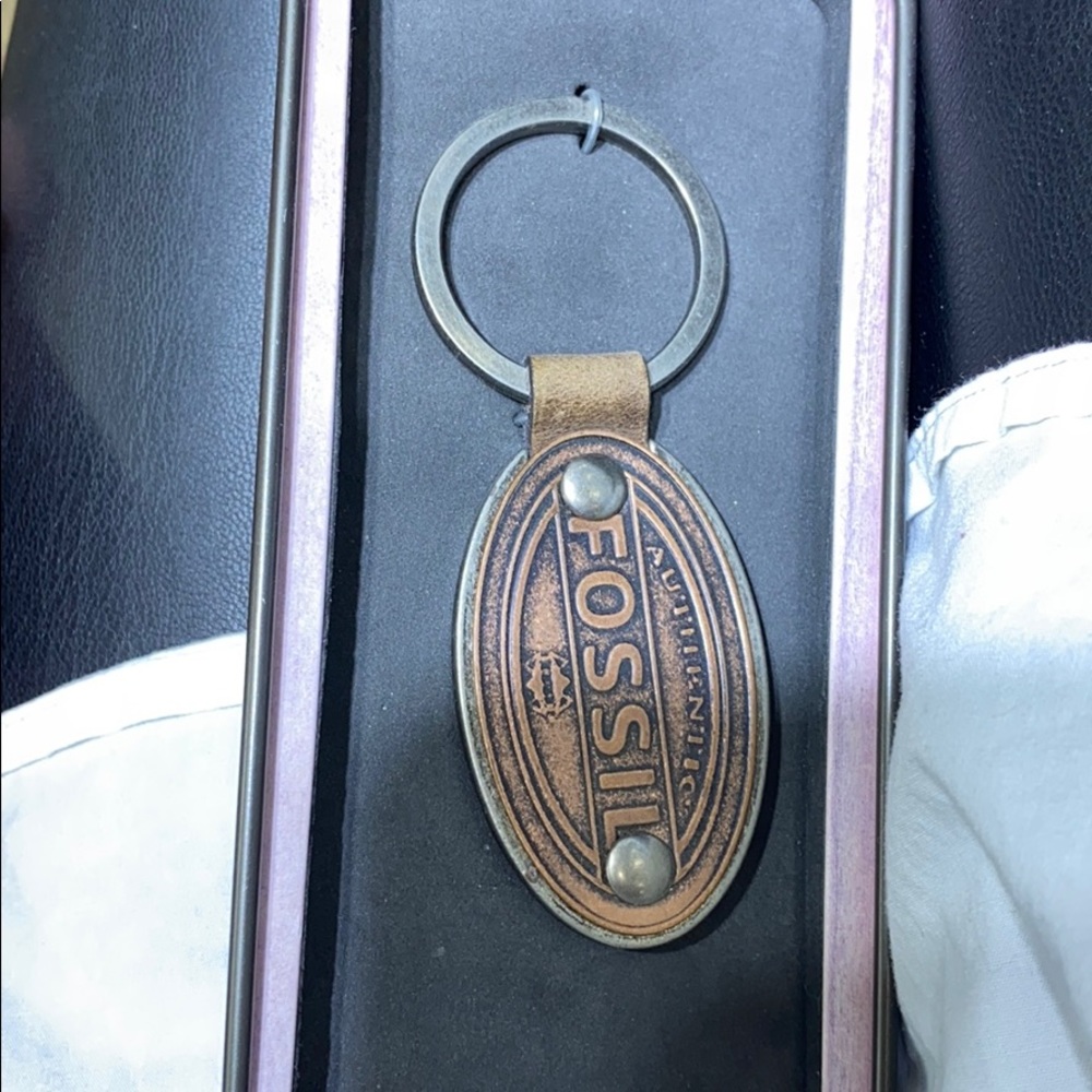 Fossil Keychain - Picture 2 of 4